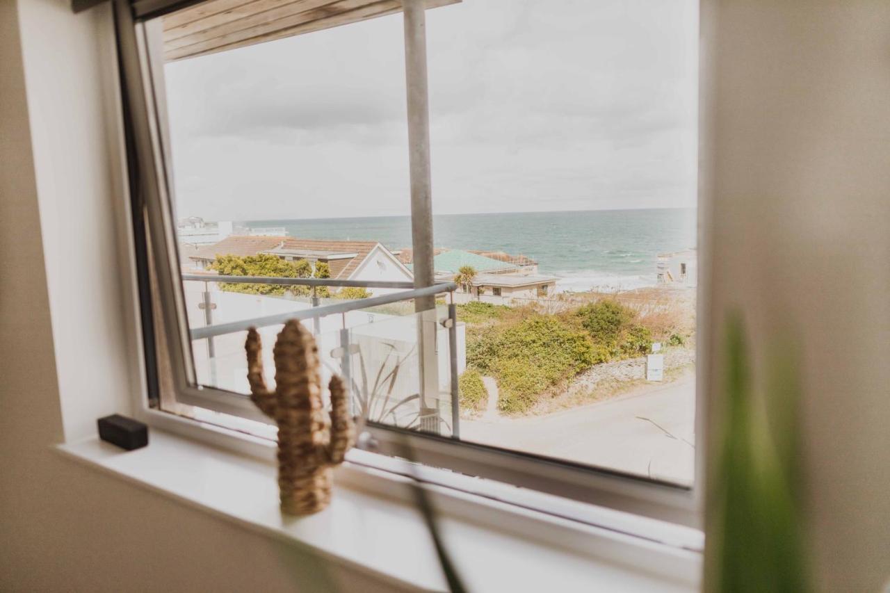Ocean 1- Sea View Apartment, Fistral Newquay * New Quay