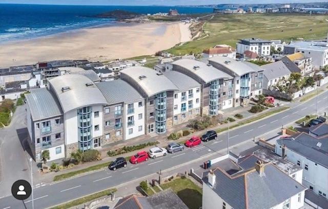 Ocean 1- Sea View Apartment, Fistral Newquay Apartment *